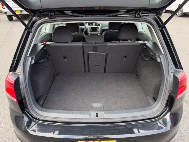 Used 2015 Volkswagen Golf Launch Edition FWD image 13