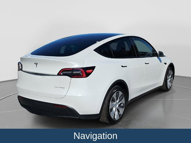 Used 2024 Tesla Model Y Long Range AWD/4WD image 4