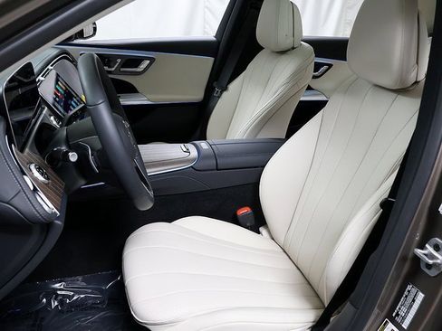 Certified 2026 Mercedes-Benz E 350 4MATIC Sedan image 10