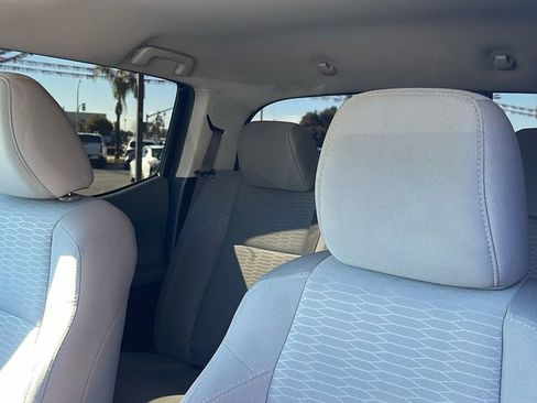 Used 2016 Toyota Tacoma SR5 image 12
