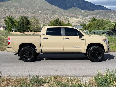 Used 2018 Toyota Tundra Limited w/ Limited Premium Package AWD/4WD image 8