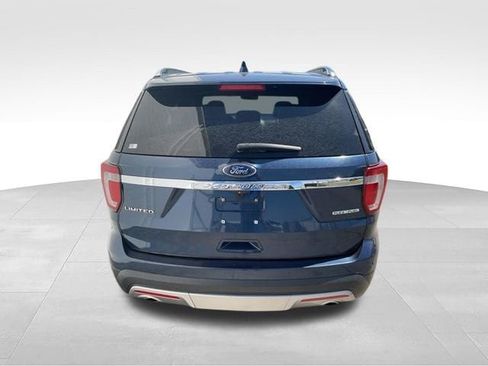 Used 2016 Ford Explorer Limited w/ Equipment Group 301A FWD image 11