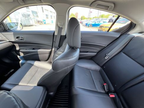 Used 2013 Acura ILX Hybrid w/ Technology Package image 3