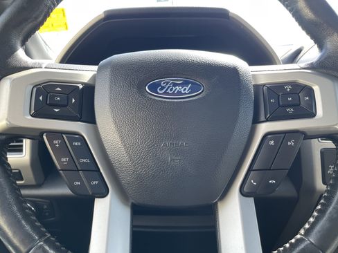 Used 2018 Ford F150 Lariat w/ Equipment Group 502A Luxury AWD/4WD image 16