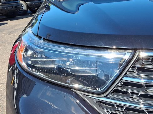 Used 2022 Ford Explorer XLT w/ Equipment Group 202A AWD/4WD image 10
