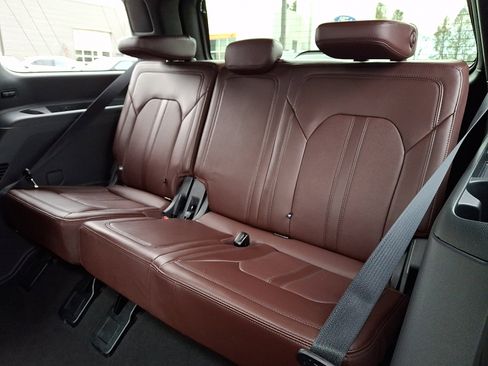Certified 2024 Ford Expedition Limited image 11