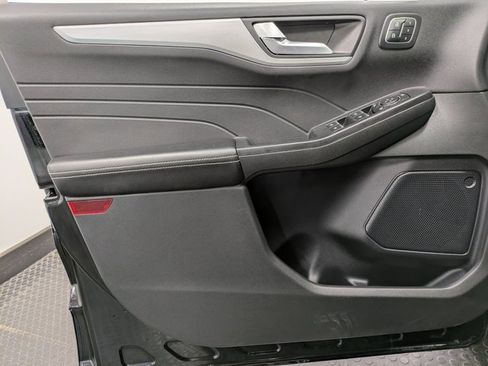 Used 2024 Ford Escape Platinum image 8