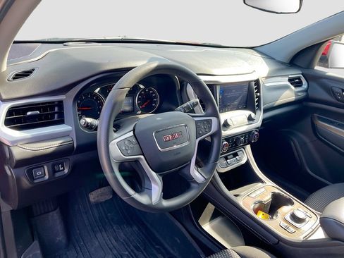Used 2023 GMC Acadia SLE w/ Driver Convenience Package FWD image 9