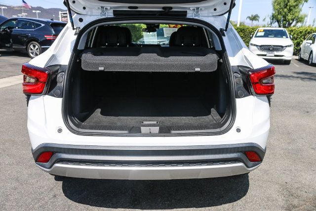 Used 2024 Chevrolet Trax LT FWD image 22