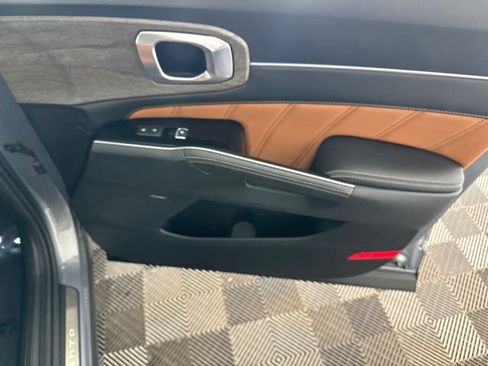 Certified 2023 Kia Sorento SX Prestige AWD/4WD image 21