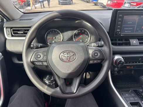 Used 2020 Toyota RAV4 XLE image 21