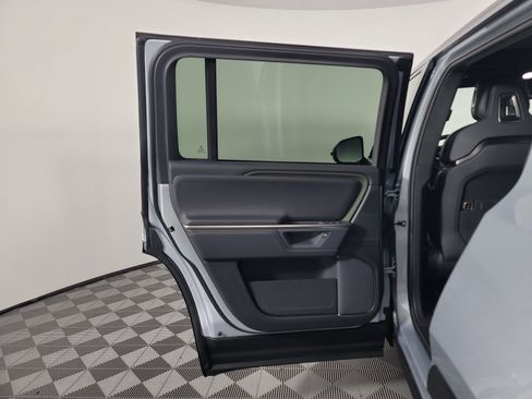 Used 2025 Rivian R1S Adventure Dual AWD/4WD image 17
