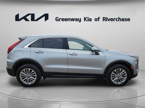 Used 2025 Cadillac XT4 Premium Luxury image 7
