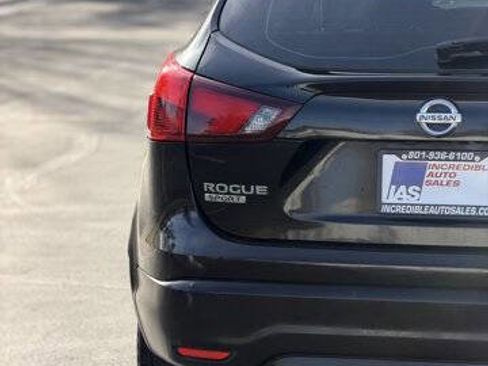Used 2019 Nissan Rogue Sport S image 6