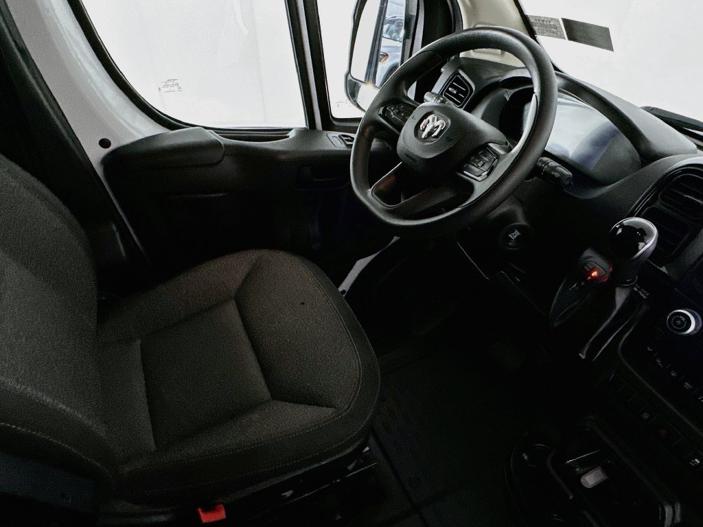 Used 2025 RAM ProMaster 2500 w/ U-Haul Equipment Group FWD image 9