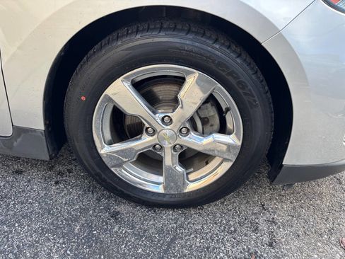 Used 2012 Chevrolet Volt Premium w/ Premium Trim Package image 27