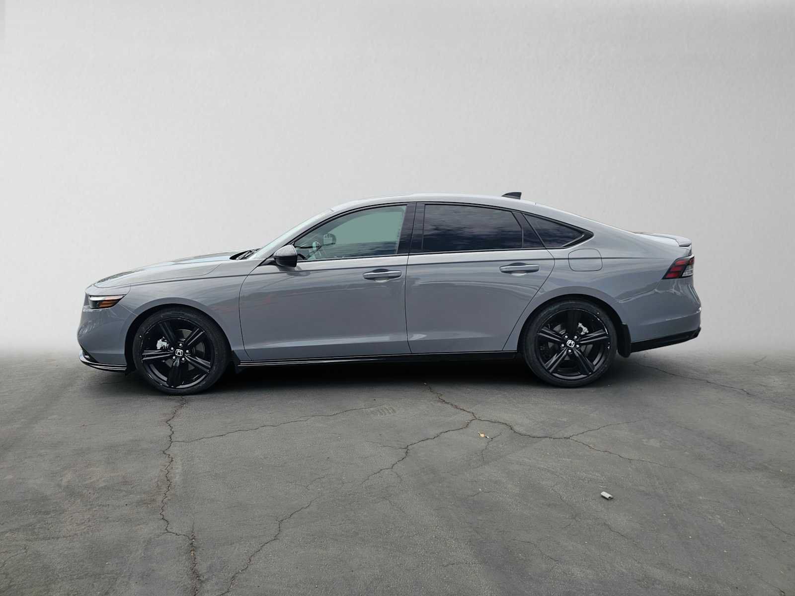 Used 2025 Honda Accord Sport image 6