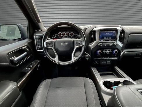 Used 2021 Chevrolet Silverado 1500 LT Trail Boss w/ Bed Protection Package AWD/4WD image 9
