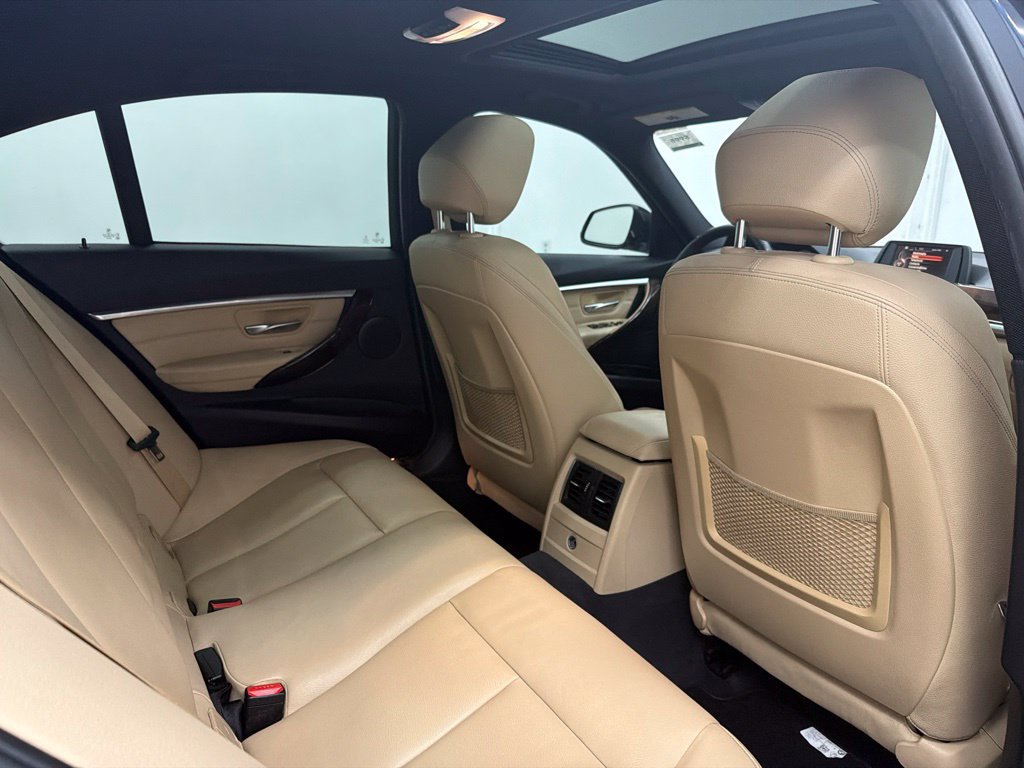 Used 2017 BMW 330i Sedan RWD image 30