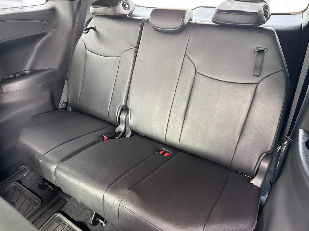 Used 2026 Toyota Sienna Limited AWD/4WD image 15