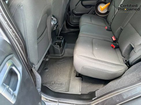 Used 2023 Jeep Wrangler Unlimited Sport AWD/4WD image 36