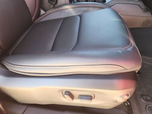 Used 2025 Jeep Gladiator Rubicon image 28