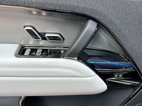 New 2026 Land Rover Range Rover Sport SE image 15