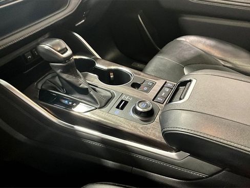 Used 2020 Toyota Highlander Limited image 18