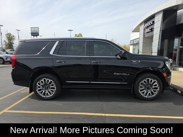 Used 2024 GMC Yukon Denali Ultimate w/ LPO, Floor Liner Package AWD/4WD image 5