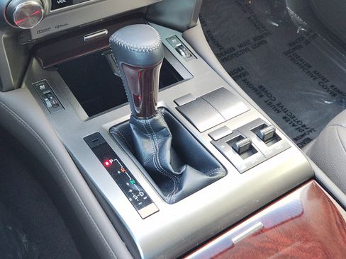 Used 2017 Lexus GX 460 image 18