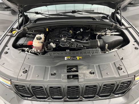 Used 2024 Jeep Grand Cherokee Altitude RWD image 74