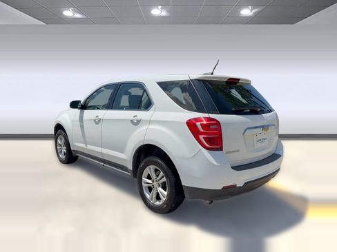 Used 2017 Chevrolet Equinox LS FWD image 3