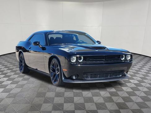 Used 2019 Dodge Challenger R/T w/ Blacktop Package RWD image 2