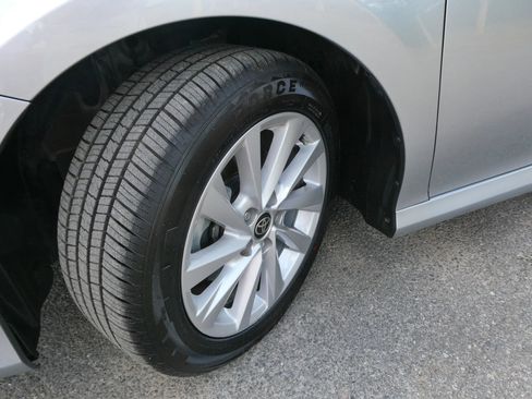 Used 2022 Toyota Camry LE image 29