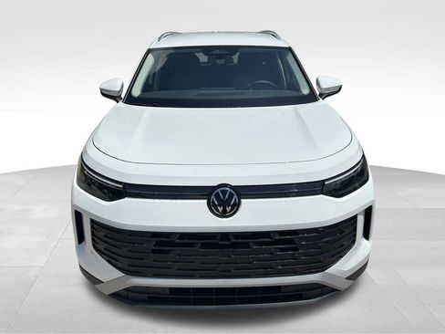 Used 2025 Volkswagen Tiguan S image 8