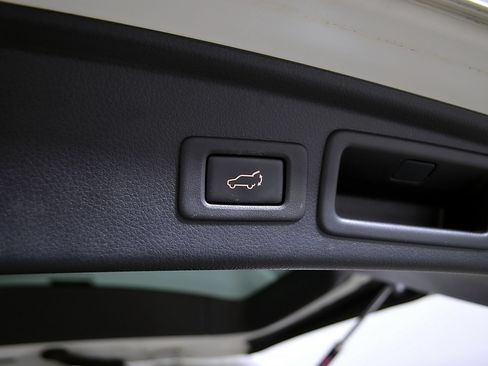 Used 2018 Subaru Forester 2.5i Limited w/ Popular Package #3B AWD/4WD image 11