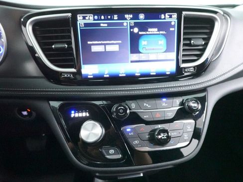 New 2026 Chrysler Pacifica Select w/ S Appearance Package FWD image 14