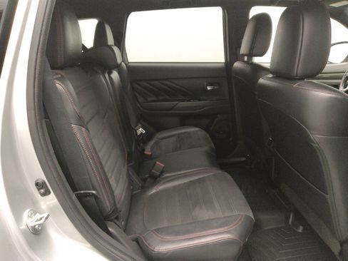 Used 2021 Mitsubishi Outlander LE image 19