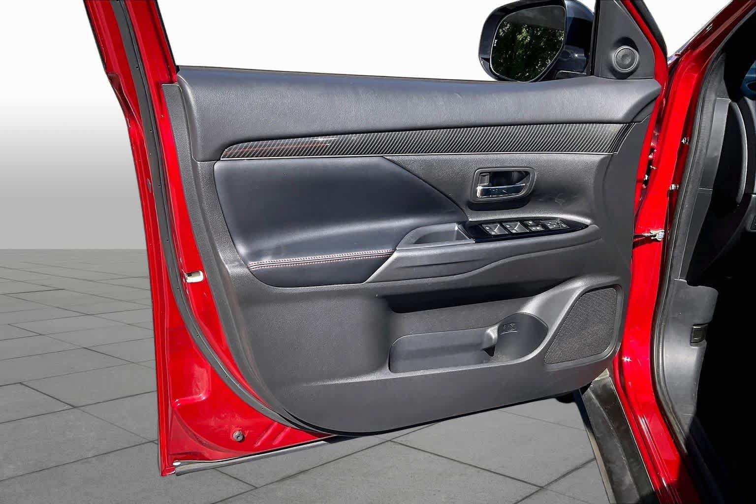 Used 2020 Mitsubishi Outlander LE FWD image 21