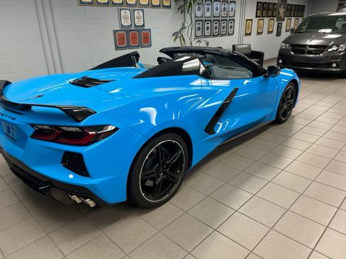 Used 2021 Chevrolet Corvette Stingray Premium Conv w/ Z51 Performance Package RWD image 26