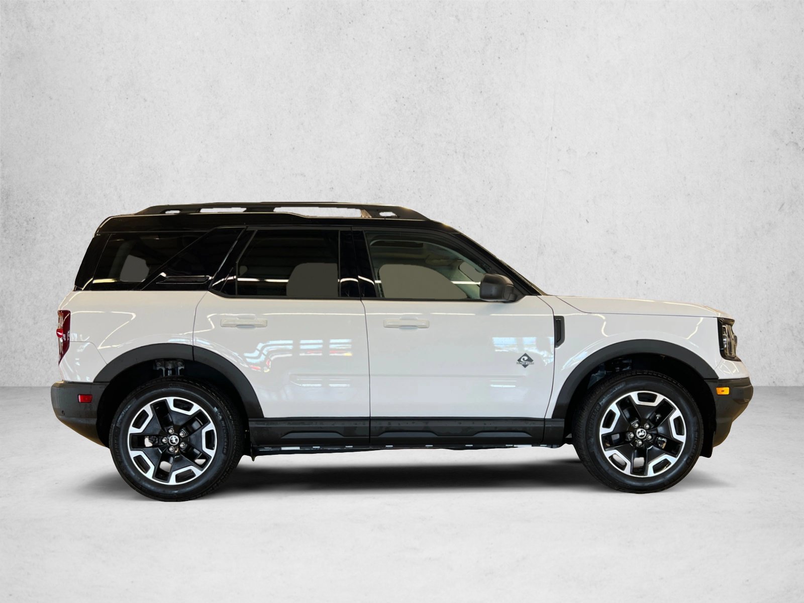 Certified 2023 Ford Bronco Sport Outer Banks w/ Tech Package AWD/4WD image 4