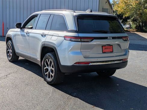 New 2025 Jeep Grand Cherokee Limited image 5