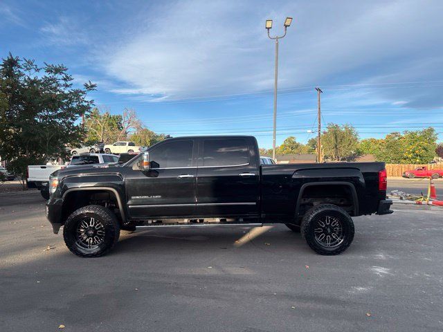 Used 2017 GMC Sierra 2500 Denali w/ Duramax Plus Package AWD/4WD image 5