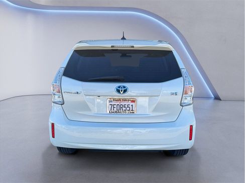 Used 2014 Toyota Prius V Three image 5