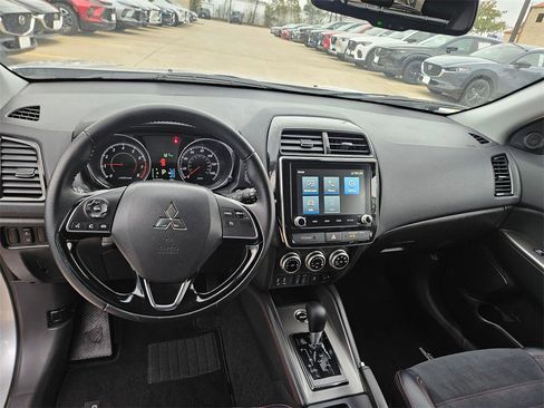 Used 2025 Mitsubishi Outlander Sport SE image 15