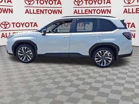 Used 2025 Subaru Forester Touring AWD/4WD image 4