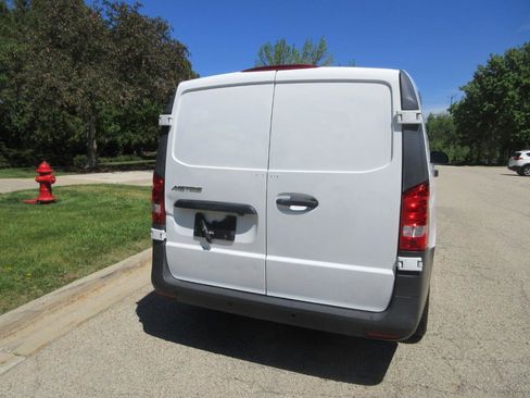 Used 2019 Mercedes-Benz Metris image 11