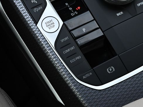 New 2026 BMW 330i Sedan w/ Premium Package image 19