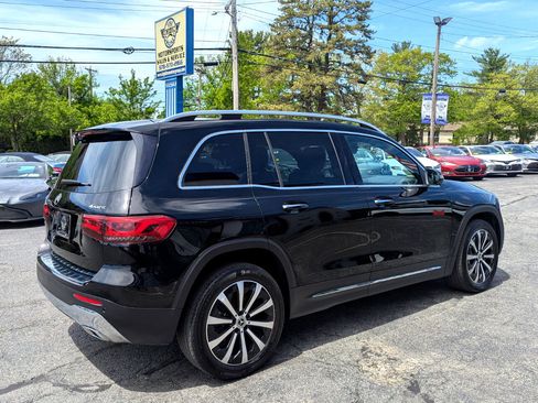 Used 2021 Mercedes-Benz GLB 250 4MATIC w/ Premium Package image 7