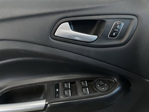 Used 2019 Ford Escape SE image 17